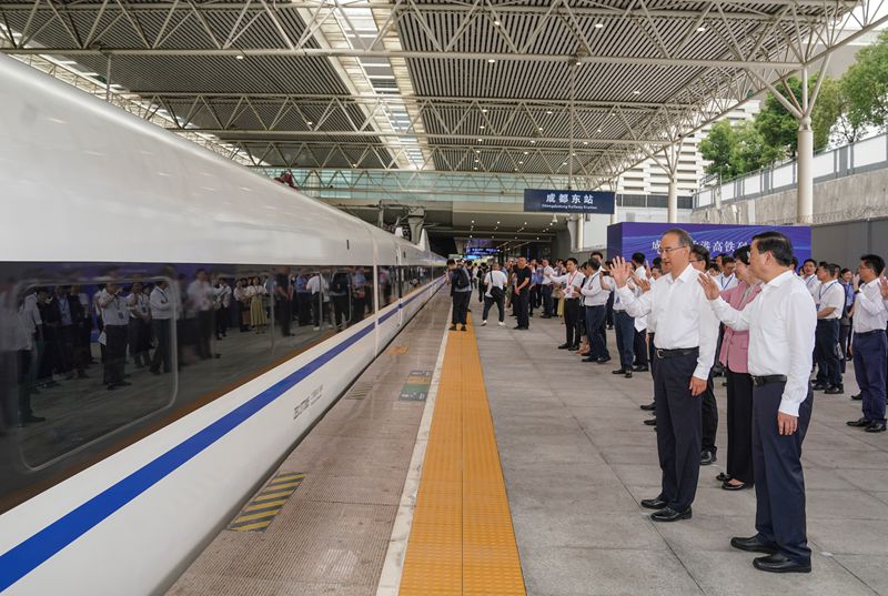 成都至香港高铁列车开通黄强宣布开通「相关图片」