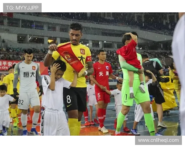 2020年富力与恒大激战回顾球迷热议精彩瞬间与赛后分析