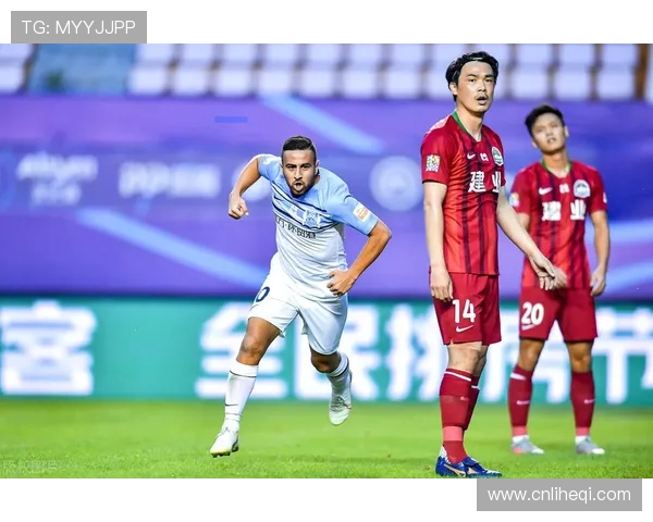 河南建业与恒丰激战正酣比分悬念迭起球迷期待精彩瞬间