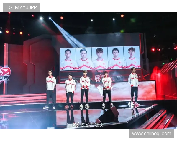 WE在冠军杯中的灵活性展现了战术多样性与团队协作的完美结合